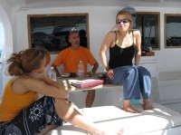 Foto von Claudia während der Tauchgangsbesprechung